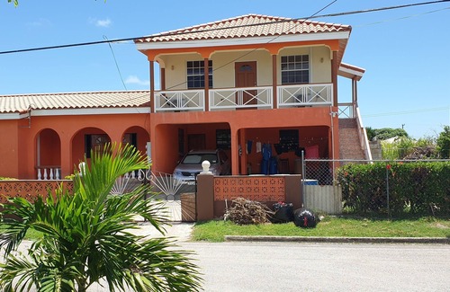 Long Bay Apartment | Lovely large one bedroom near Crane Beach-