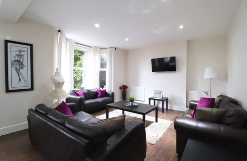 Christchurch House | Lovely large property near Bournemouth