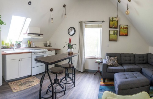 Sherwood - Tualatin South Apartment | Lovely loft apartment