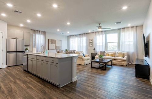 Arden House | Lovely Lux 4 Bedroom Vegas Home