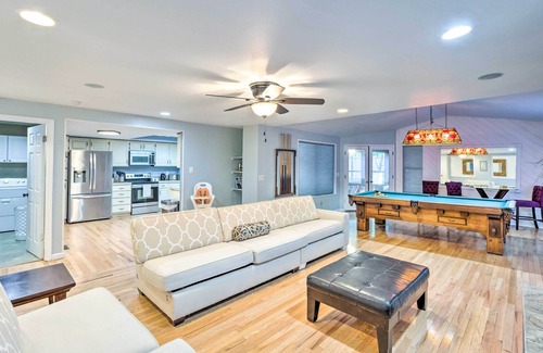 Puyallup House | Lovely Manorwood Home w/Private Indoor Pool!