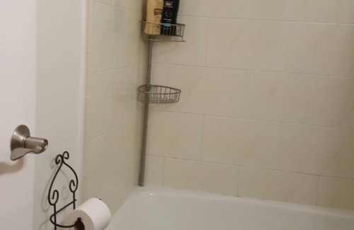 Pico - Robertson Apartment | Lovely Master bedroom Suite & fast WIFI by West LA (private room)
