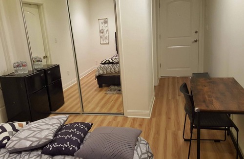 Pico - Robertson Apartment | Lovely Master bedroom Suite & fast WIFI by West LA (private room)