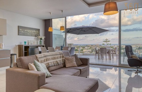 Mellieħa Heights Apartment | Lovely Mellieha Apt with stunning terrace & views!