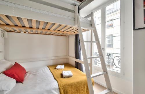 Quartier de la Porte-Saint-Denis Apartment | Lovely Mezzanine Studio in the Heart of Paris 3M
