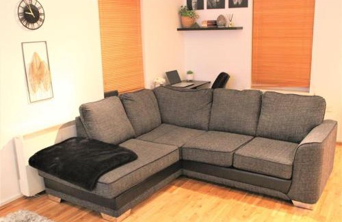 Colchester Apartment | Lovely Modern Apartment Close to Town Centre