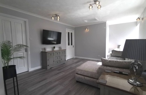 Hunspow Apartment | Lovely Modern Flat in Castletown, Highlands