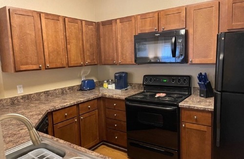 Medical Center District Apartment | Lovely, Modern lifestyle 1 bedroom. Centrally located. Close to all.