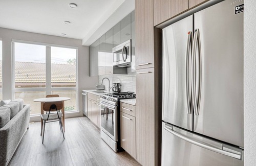 Mountain View Apartment | Lovely Mountain View Studio w/Gym & W/D, near 280 & 101, by Blueground