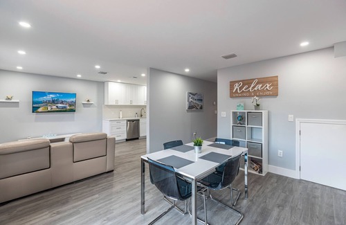 Country Club House | Lovely Newly Renovated! Townhouse 3 bedroom 3 bathroom/Nice Patio