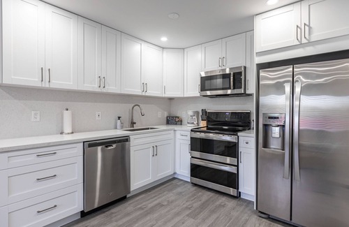Country Club House | Lovely Newly Renovated! Townhouse 3 bedroom 3 bathroom/Nice Patio