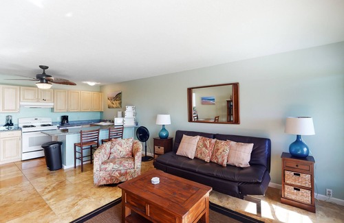 Ualapue Condo | Lovely Oceanfront Tropical Home w/Shared Pool, Free WiFi, Water Views, Lanai