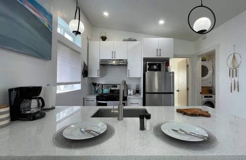 North Oak Park Condo | Lovely one-bedroom apartment minutes from Downtown