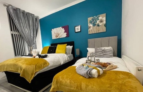 Bellshill Apartment | Lovely one bedroom service apartment