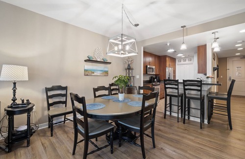 Sandbridge Condo | Lovely Poolside Condo in an Oceanfront Building!
