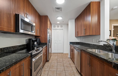 Sandbridge Condo | Lovely Poolside Condo in an Oceanfront Building!