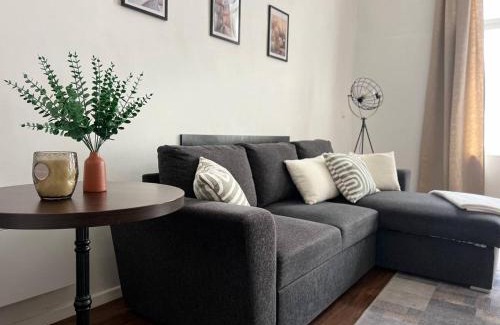 Bubenec Apartment | Lovely Prague Havanska - with Free Parking