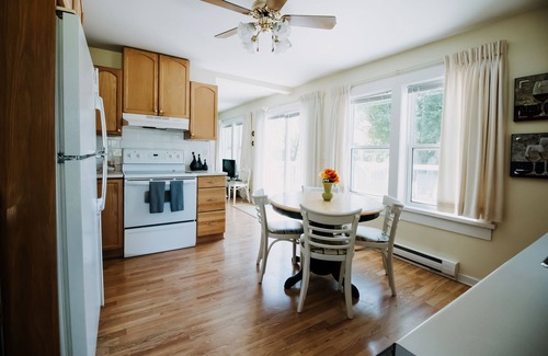 Okanagan-Similkameen Cottage | Lovely Private Cottage overlooking the vines at River Stone Estate Winery