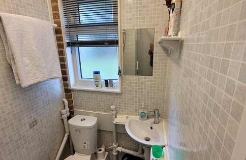 Thamesmead Apartment | Lovely Private Studio Apartment in Thamesmead by Thames Riverside