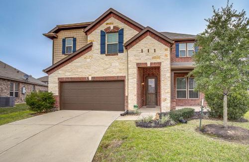 Clodine House | Lovely Richmond Home with Outdoor Kitchen and Grill!