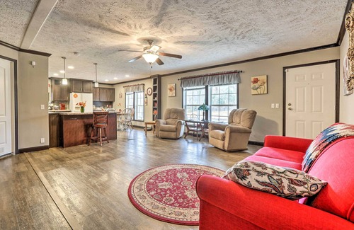 Rutland House | Lovely Sadieville Retreat w/Deck & Grill!