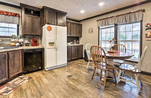 Rutland House | Lovely Sadieville Retreat w/Deck & Grill!