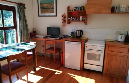 Leap House | Lovely Sea View Apartment in Rineen - 4 Guests