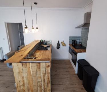 Aberystwyth Apartment | Lovely Seafront 2 bed flat in Aberystwyth