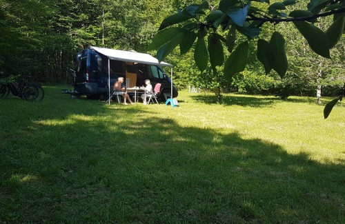 Sougeres-en-Puisaye Cabin | Lovely shepherds hut in chauminet