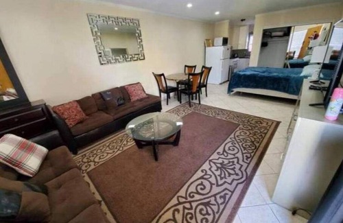 Culver - West Apartment | Lovely Single Apartment