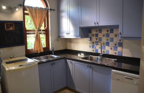 Somerset West House | Lovely spacious Family Home with large pool in the Cape Winelands