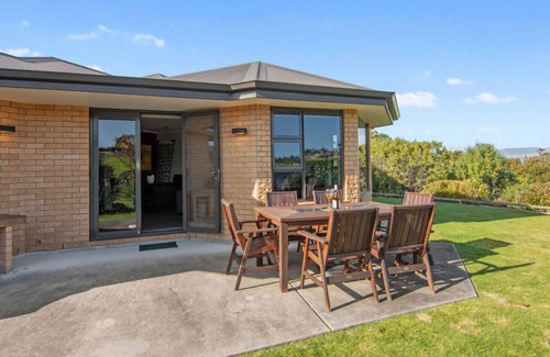 Ruby Bay House | Lovely spacious home with rural views