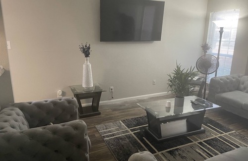 Woodforest House | Lovely Spacious Vacation
