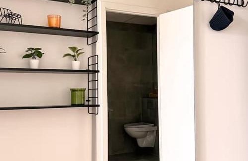København NV Apartment | Lovely Studio w kitchen