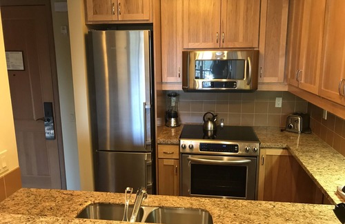 Cle Elum Condo | Lovely Suncadia Lodge - Private Bedroom (King), Sleeper Sofa Queen
