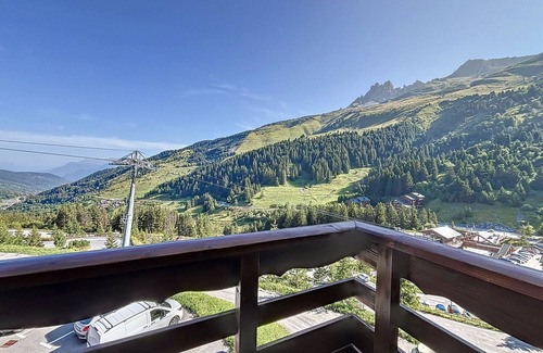 Meribel-Mottaret Apartment | Lovely sunny apartment at the foot of the slopes with south-facing balcony