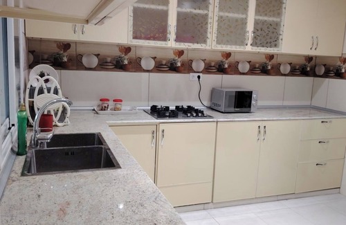 Skikda Apartment | Lovely, sunny f3 with garage for one-car parking