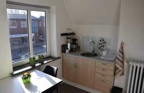 Gram Apartment | Lovely Town Apartment - Sleeps 5, Parking & Garden