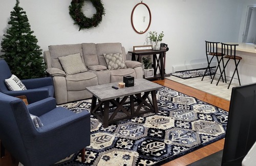 Abbott Loop House | Lovely townhouse