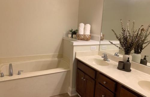 Auburn - Opelika Apartment | Lovely Townhouse!