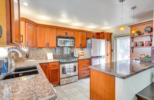 North Tustin House | Lovely Tustin Home with Outdoor Kitchen 3 Mi to Zoo