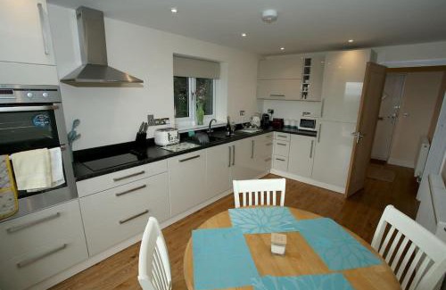 Blackford House | Lovely two bedroom bungalow with hot tub