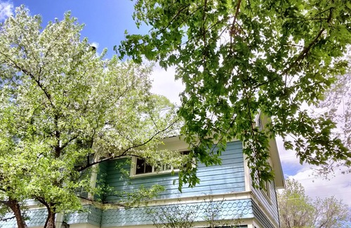 Paonia House | Lovely Victorian house in Paonia: walk to town, the park, and the river.