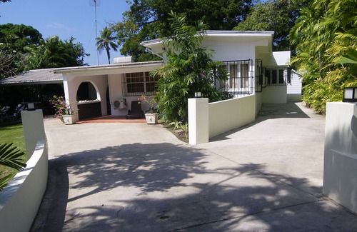 Sunset Crest Villa | Lovely villa-lush gardens. Easy 2 min walk to beach, pool, bars, dining, shops