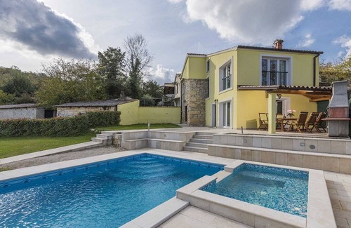 Rakotule Villa | Lovely villa with swimming pool