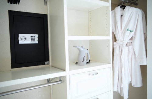 Santa Clara Apartment | Lovely w/amazing decor-Great Location-2Parking Sp