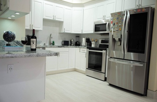 Santa Clara Apartment | Lovely w/amazing decor-Great Location-2Parking Sp