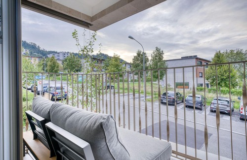 Wiedikon Apartment | Lovely Wiedikon Studio w/Storage & W/D, nr Transport, by Blueground