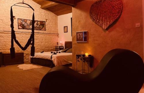 Maillezais Hotel | LoveRoom Adults-Only