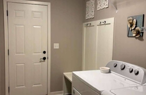 Loves Park Condo | Loves Park Condo: King Bed, Near Water Parks & More!